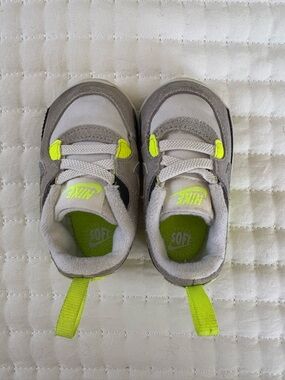 Nike Toddler Gray and Neon Yellow Pull-On Soft Sneakers